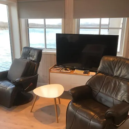 Lysoya Sjohus 2 Holiday home