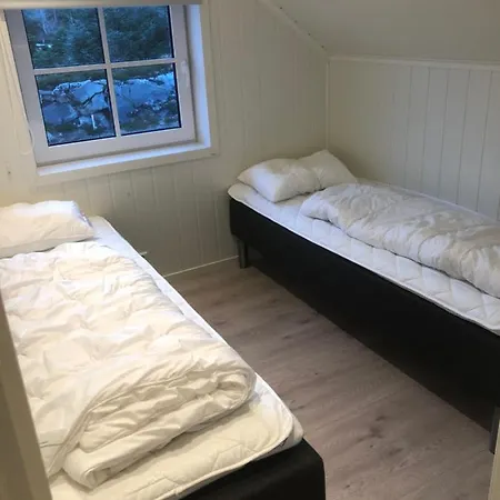Lysoya Sjohus 2 Holiday home